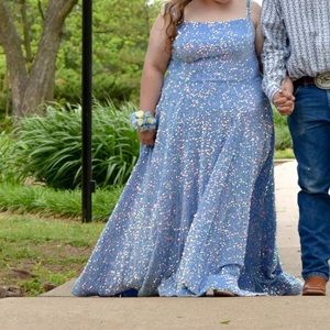 Beautiful prom dress!!! I loved this dress so much it is a 22